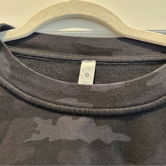 Black and grey lululemon Crewneck sweatshirt - Picture 2 of 2